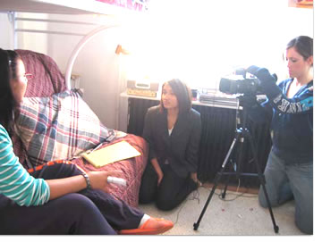 (Pictured) Sabina Kuriakose and Torie Wells interviews Celina Tousignant for our “Midterm Bureau Assignment” on the hooking up culture trend.
